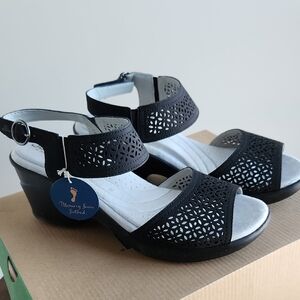 NWT Jambu Black Women's Sandals